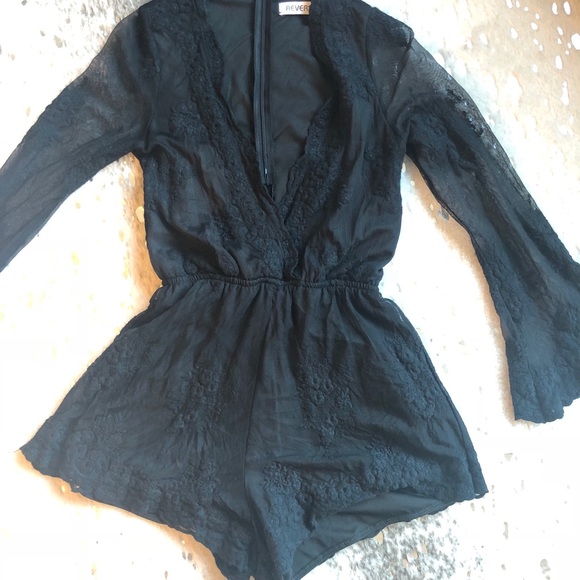 Reverse Black Deep-V romper with lace sleeves - Picture 8 of 8